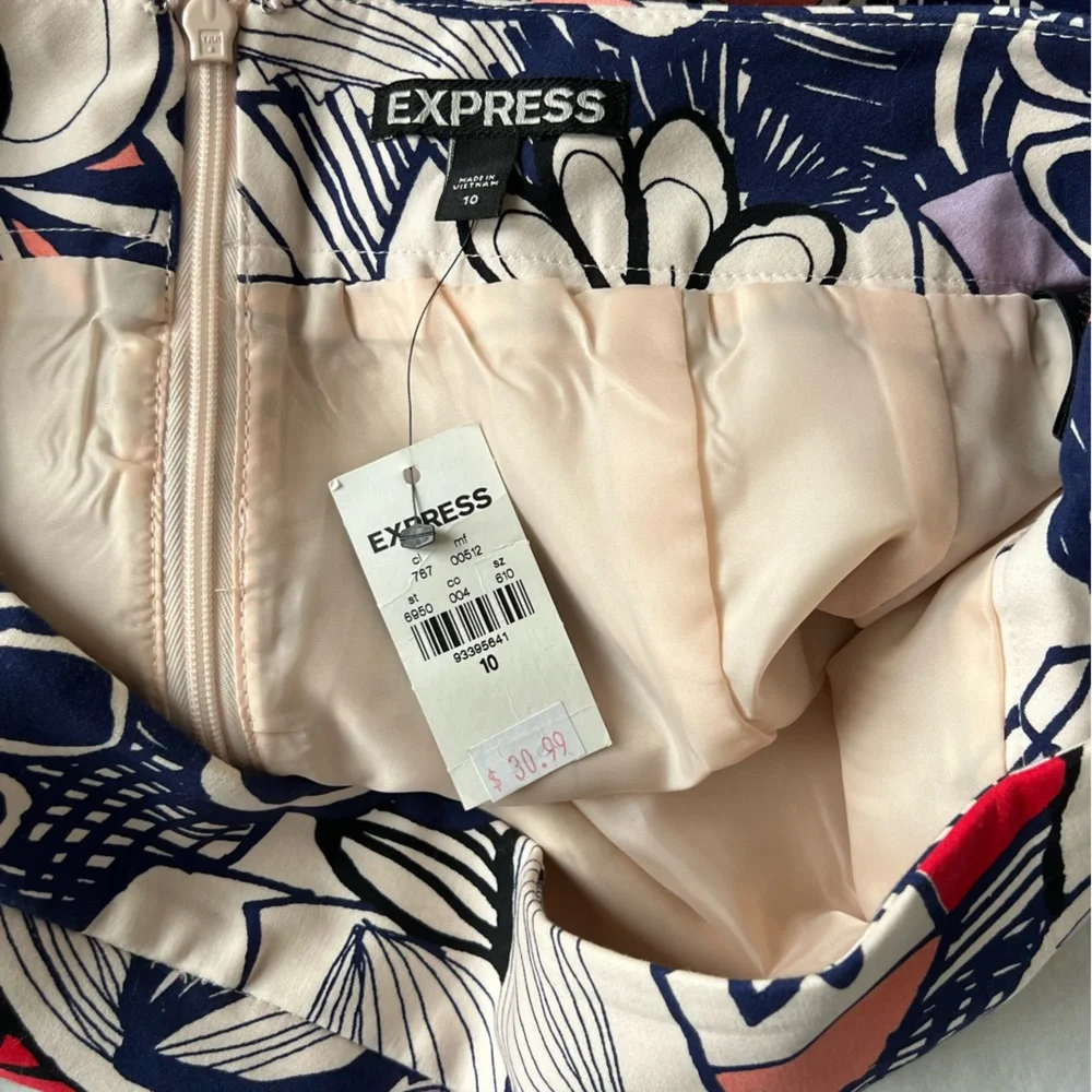 NWT Express Floral Skirt - Picture 4 of 5